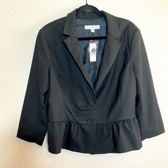 New York & Company Jackets & Blazers - NWT NY&Co black button front blazer‎